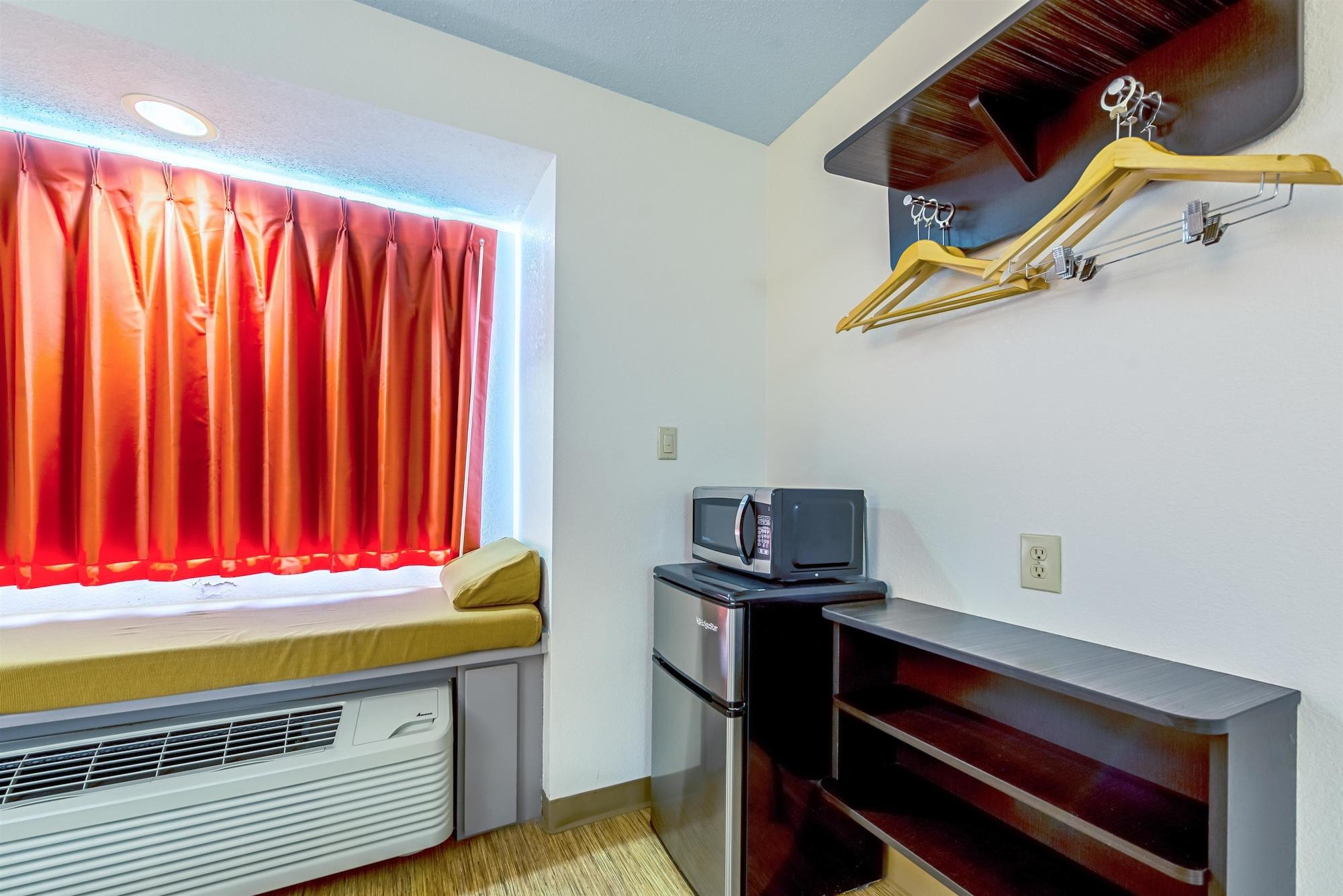 Motel 6 Indianapolis Carmel Extérieur photo