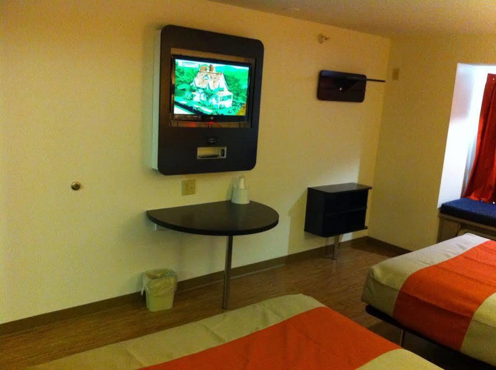 Motel 6 Indianapolis Carmel Extérieur photo
