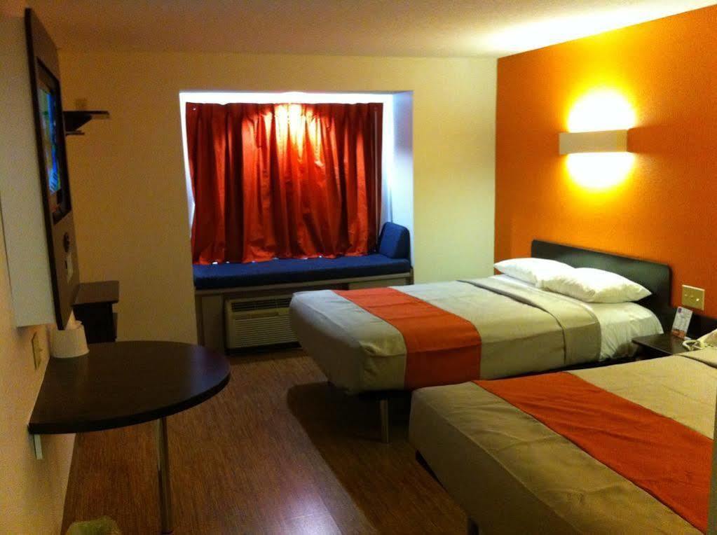 Motel 6 Indianapolis Carmel Extérieur photo