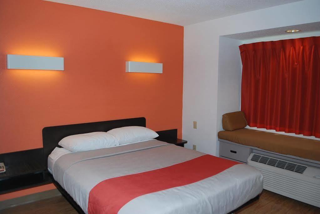 Motel 6 Indianapolis Carmel Extérieur photo